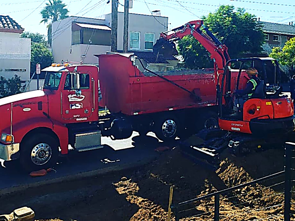 Major League Trucking dump truck on a job site